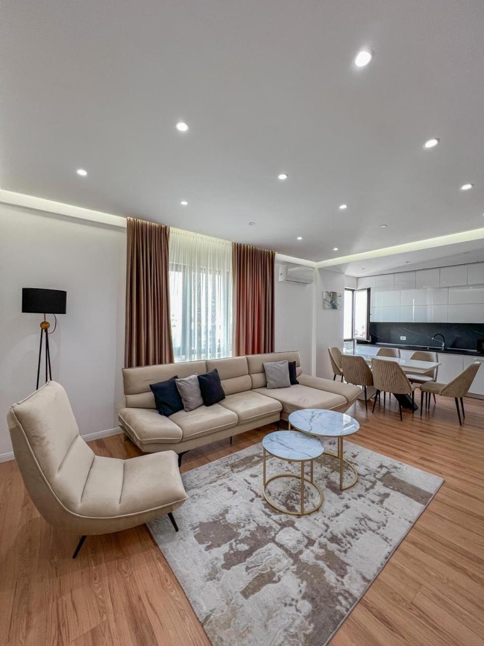 Lux Apartment At Arlis ティラナ エクステリア 写真