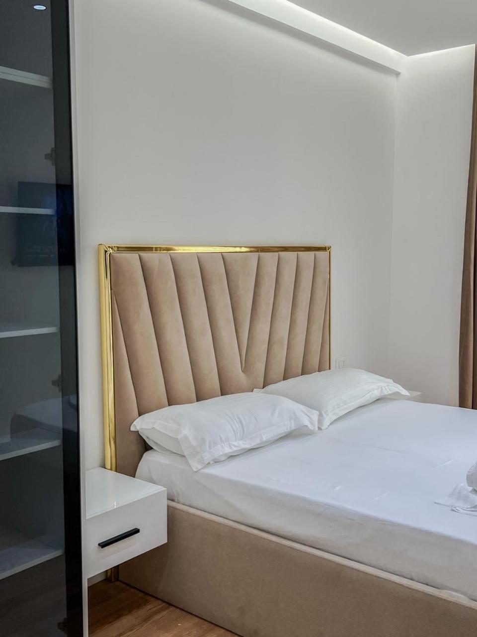Lux Apartment At Arlis ティラナ エクステリア 写真