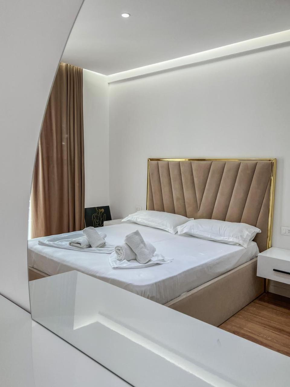 Lux Apartment At Arlis ティラナ エクステリア 写真