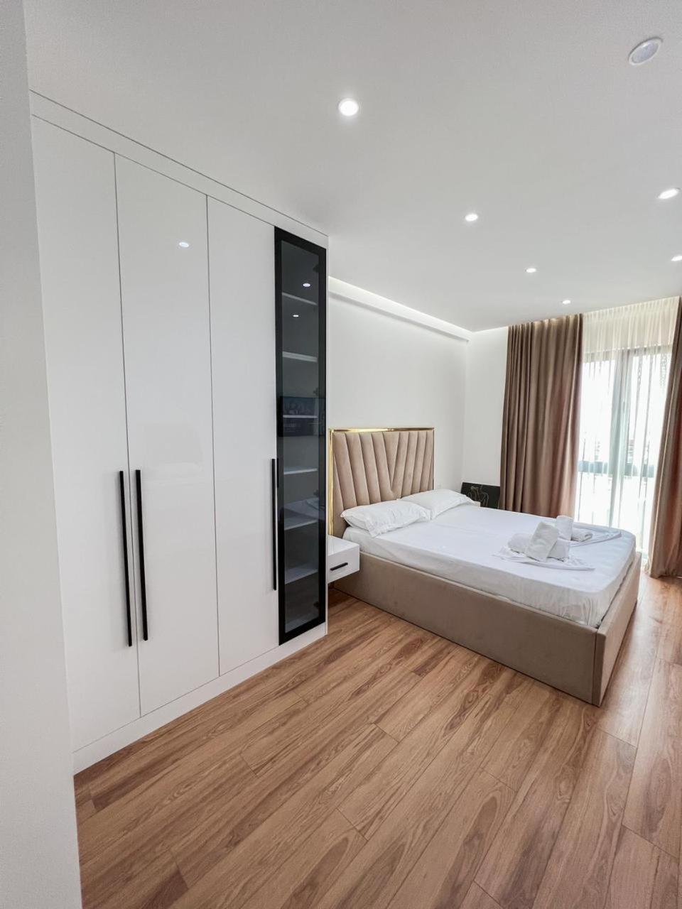 Lux Apartment At Arlis ティラナ エクステリア 写真
