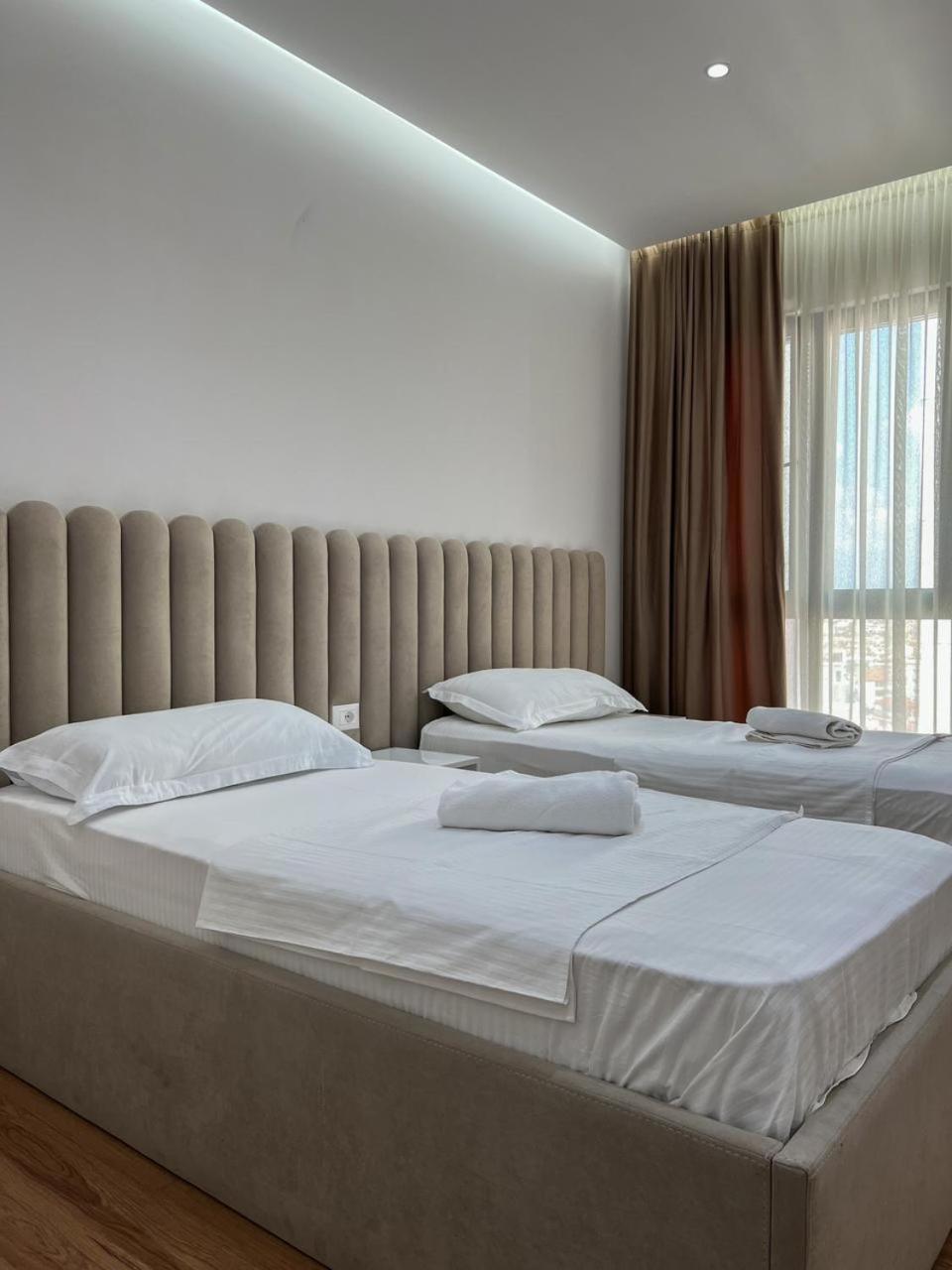 Lux Apartment At Arlis ティラナ エクステリア 写真
