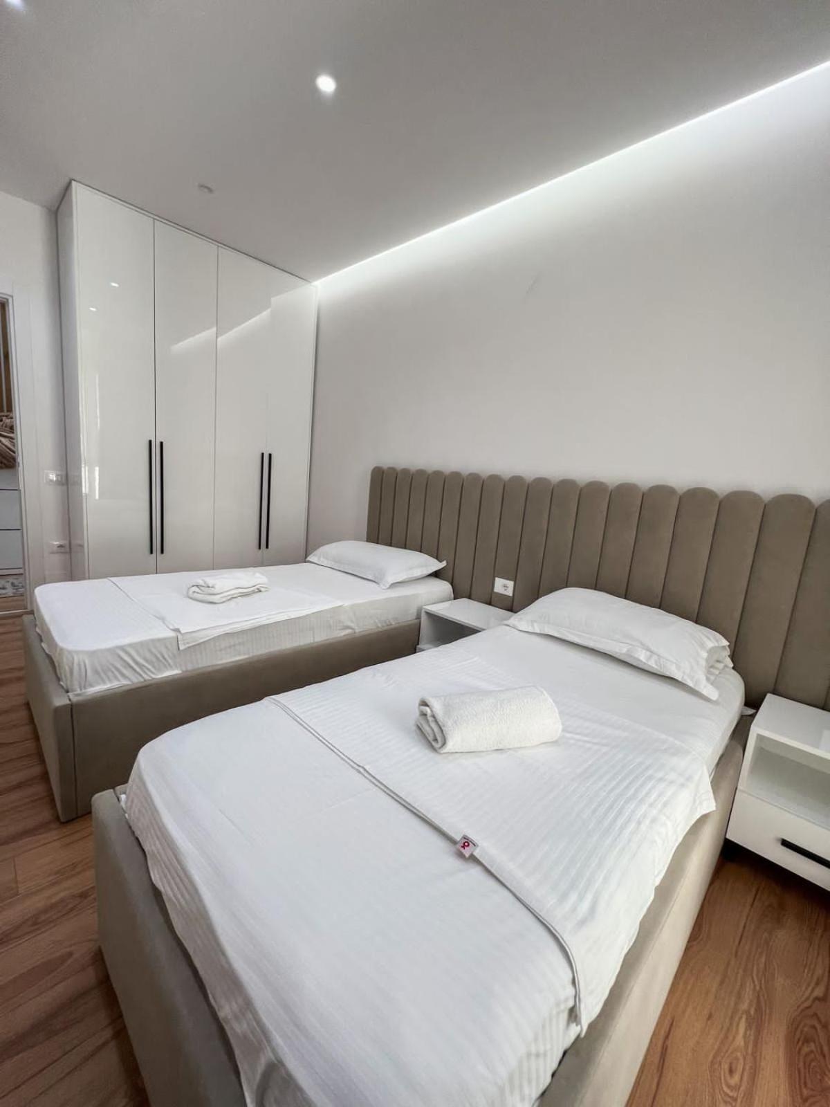 Lux Apartment At Arlis ティラナ エクステリア 写真