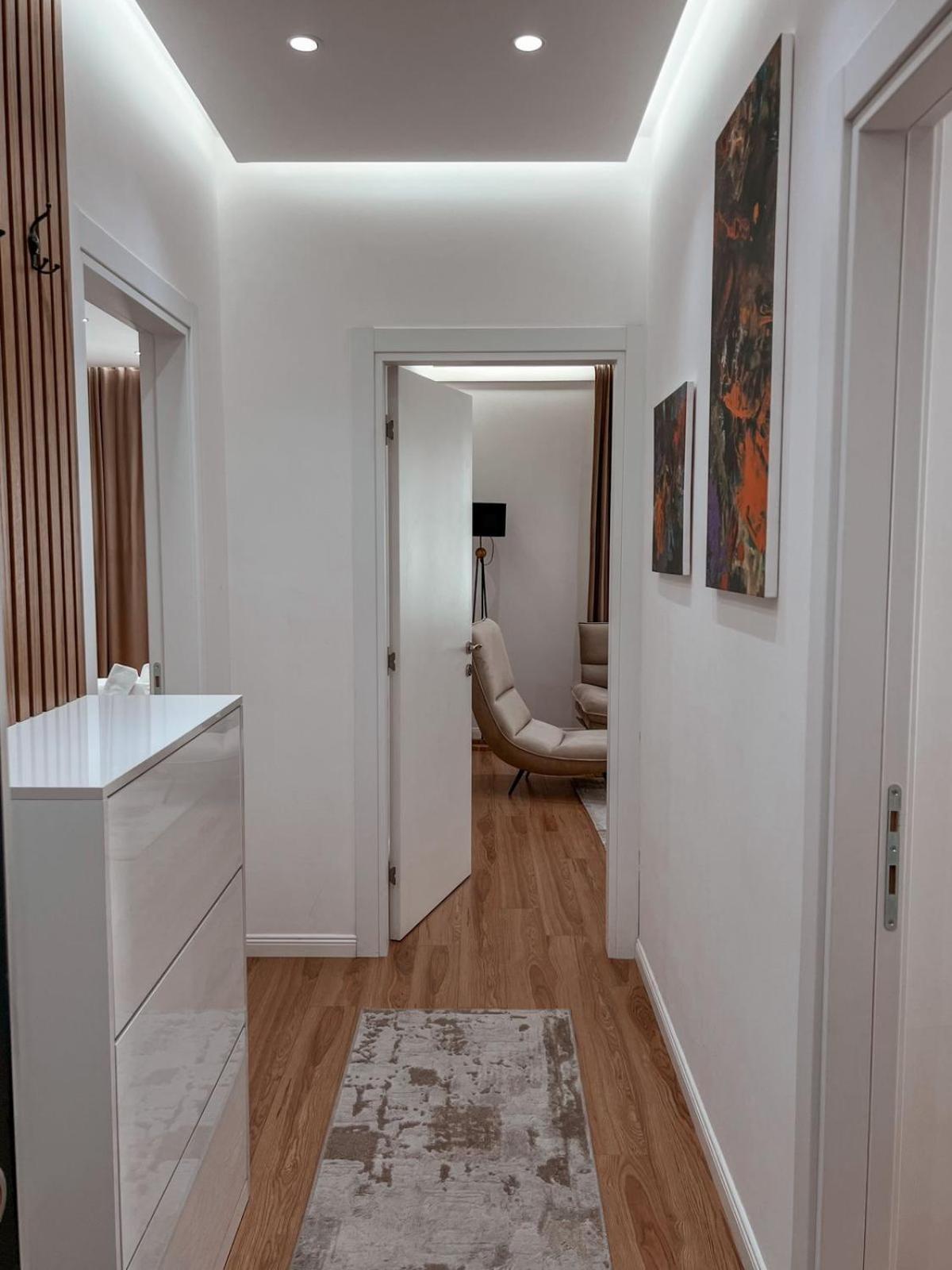 Lux Apartment At Arlis ティラナ エクステリア 写真